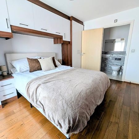Villa Modern Townhouse Near Coop Live Etihad à Manchester Extérieur photo