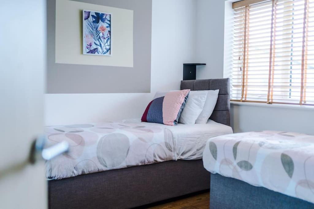 Villa Modern Townhouse Near Coop Live Etihad à Manchester Extérieur photo