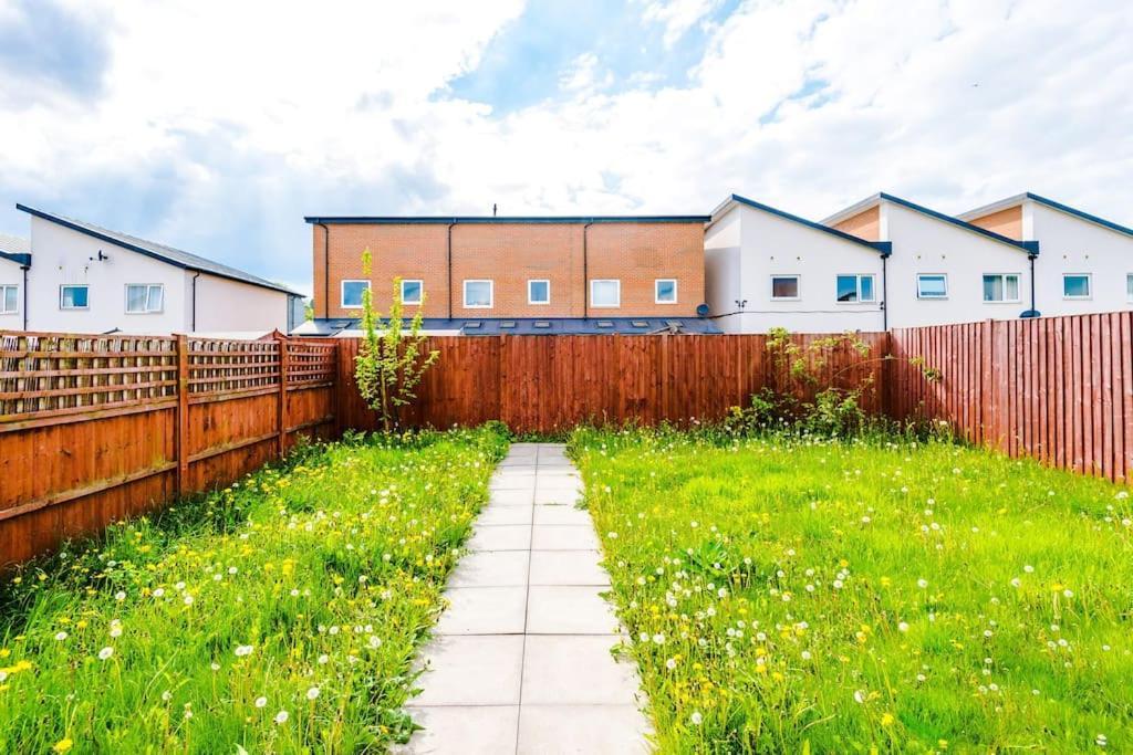 Villa Modern Townhouse Near Coop Live Etihad à Manchester Extérieur photo